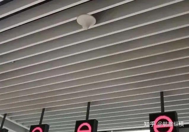 Ceiling antenna for subway station Ceiling antenna for subway station