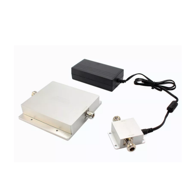 65-75dB High Gain 698-2700MHz Signal Amplifier 